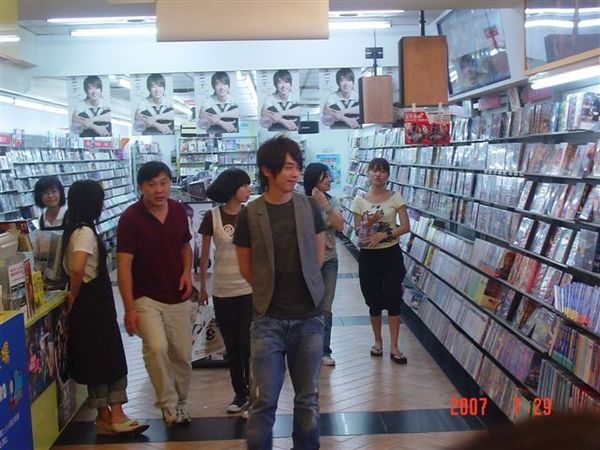 藍訊科技—藍芽多媒體廣告系統應用地點—唱片行