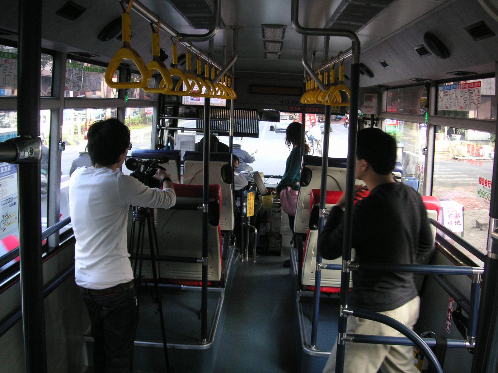 GPS智慧型觀光休閒公車 車載WiFi行動裝置 ＆ 電子看板 播放系統