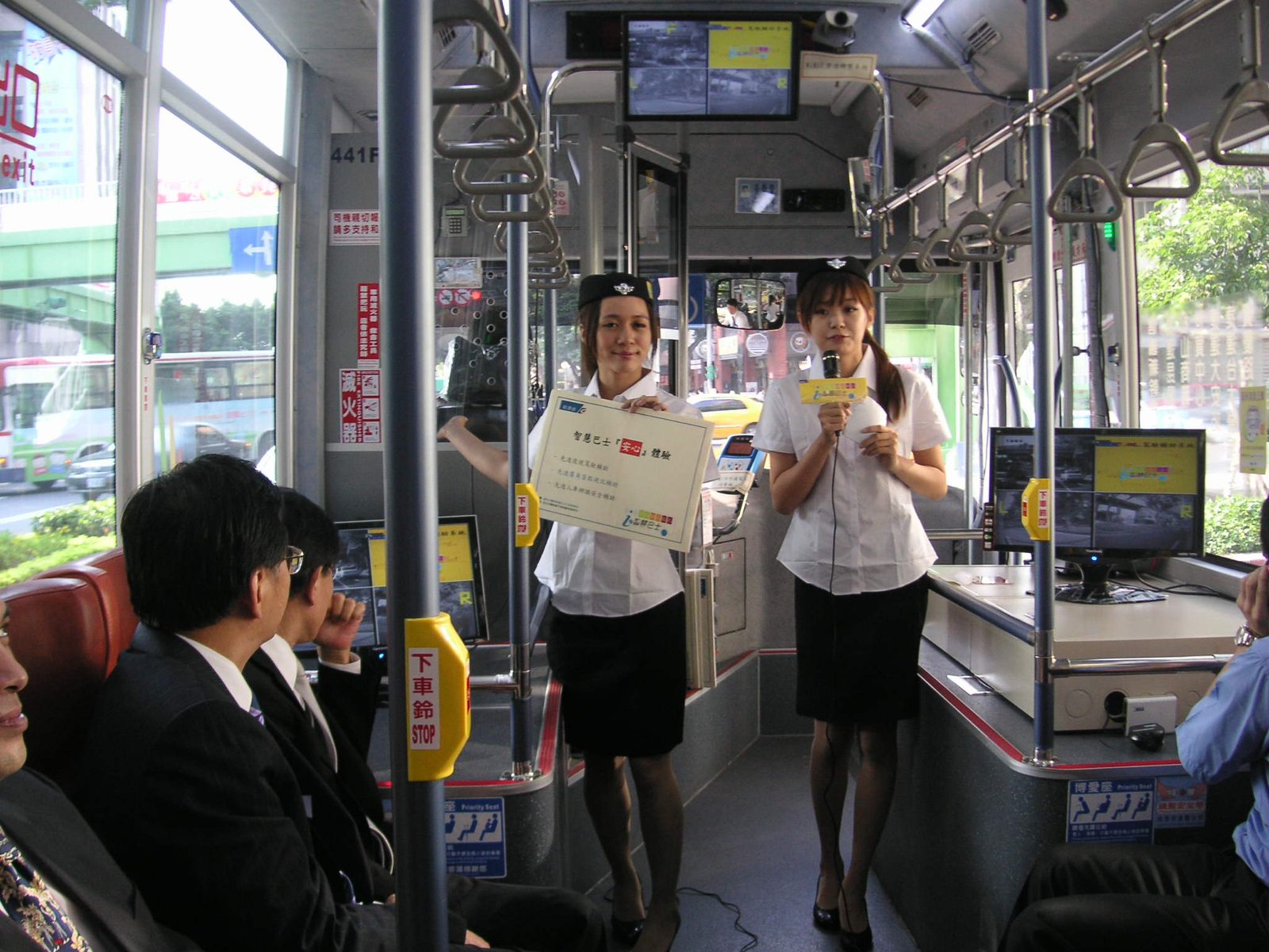 車載聯盟推動智慧巴士系統