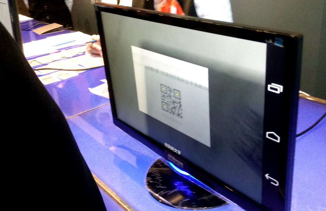 藍訊科技執行_摩根三十 用心酒會  QRCODE報到系統APP掃描 可顯示來賓ID & 姓名 畫面同步至22吋顯示器