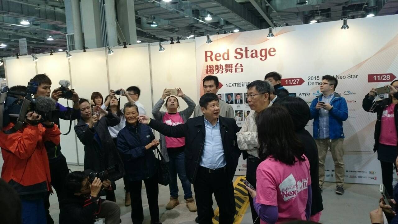 藍訊科技參展 Meet Taipei 2015，台北市長柯P來訪鼓勵創業創新企業