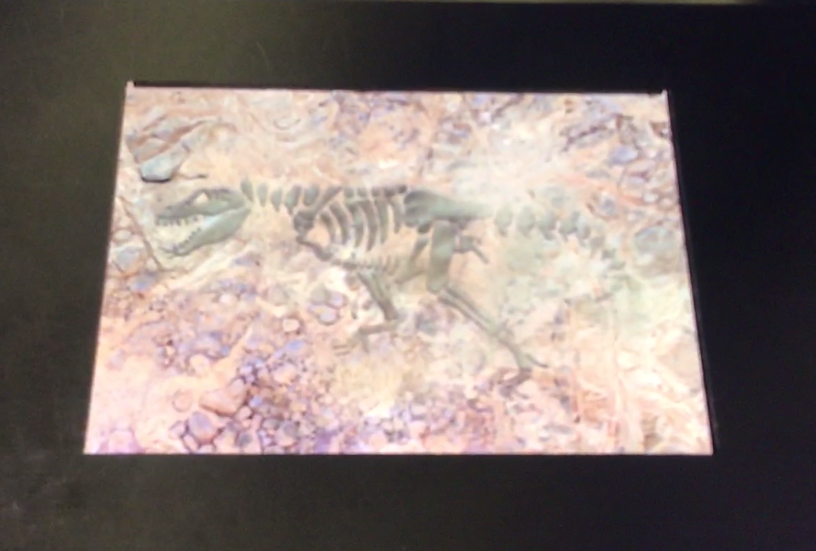 藍訊科技執行 科教館恐龍實驗室 復活任務 特展- 動手挖化石互動單元