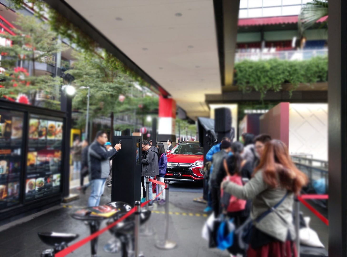 藍訊科技 執行 三菱 車展 互動拍照上傳圓形LED電視牆
