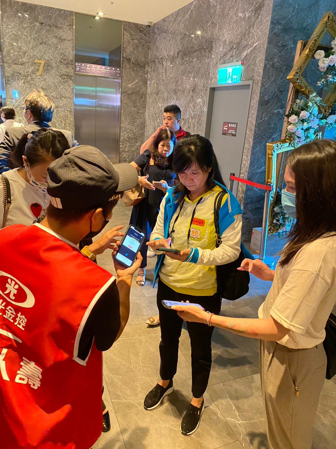 藍訊科技執行 新光人壽2023超業年會 1300人QRCode報到&桌次查詢