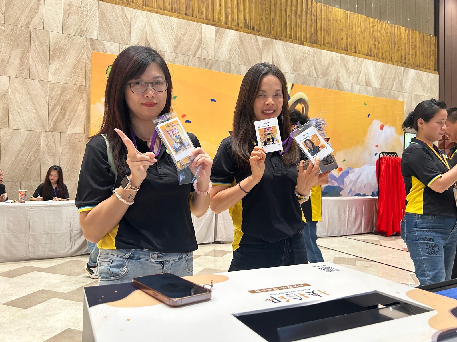 藍訊科技執行2023 Hot大聯盟年度表揚大會 員工線上自行報到+客製化抽獎系統+桌次查詢+快拍印_即拍即印